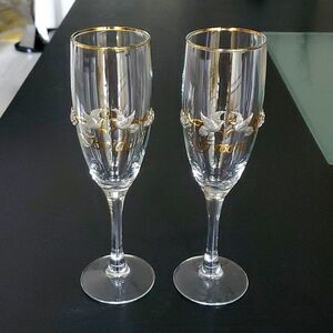 2 Wedding Champagne Glasses Bride and Groom, gold and silver birds ornament,NWOT